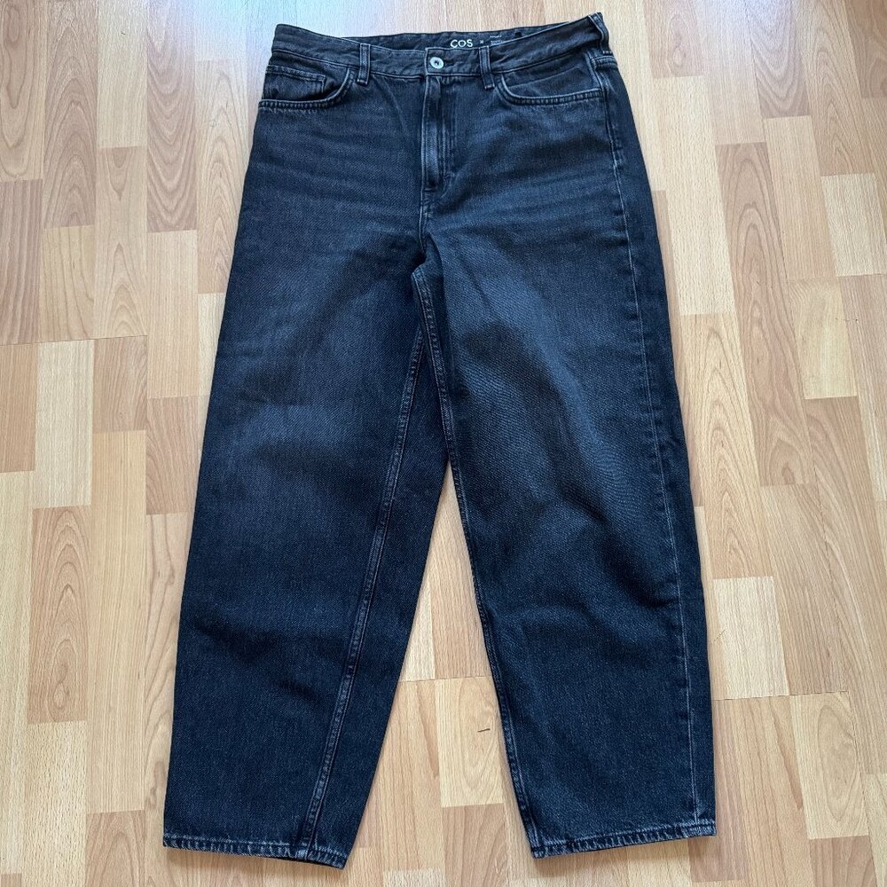COS Tapered Leg Jean in Washed Black
